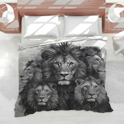 Group Of Lions Comforter