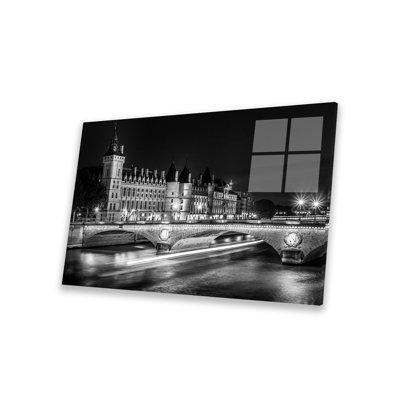 Paris, Conciergerie en noir et blanc, reproduction sur verre acrylique