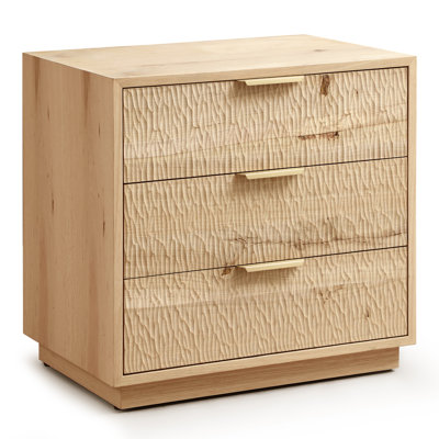 Table de chevet en chêne blanc à 3 tiroirs avec porte sculptée à la main et poignées en acier inoxydable - Entièrement assemblée - 66 cm (L) x 46 cm (P) x 64 cm (H)