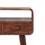 Mini console en bois incurvé caramel miel, 2 tiroirs, fente ouverte, pieds nordiques, brun