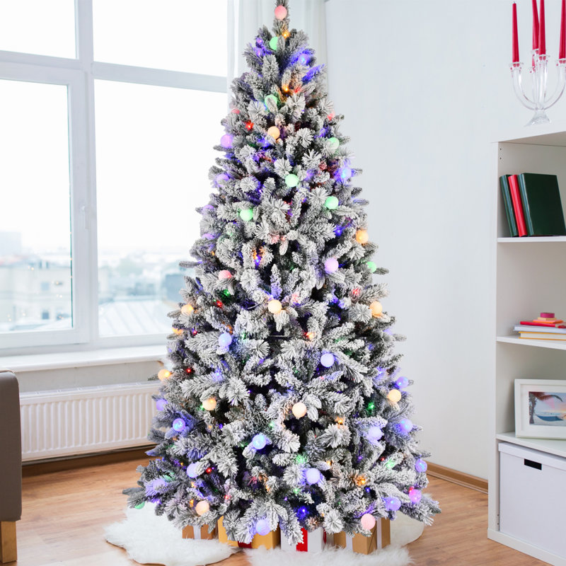 Arbre de Noël artificiel à branches mixtes enneigé 8 pi avec lumières DEL colorées et base en métal, H 8 pi