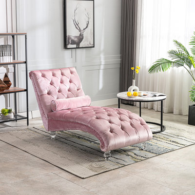 Chaise longue d'intérieur rembourrée capitonnée à boutons avec coussin