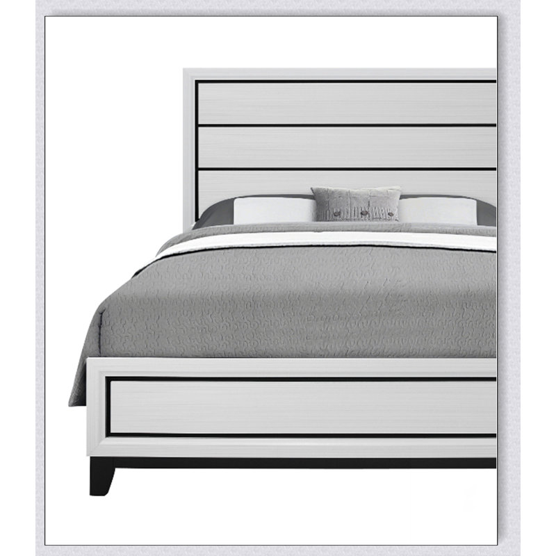 White Bed, Queen