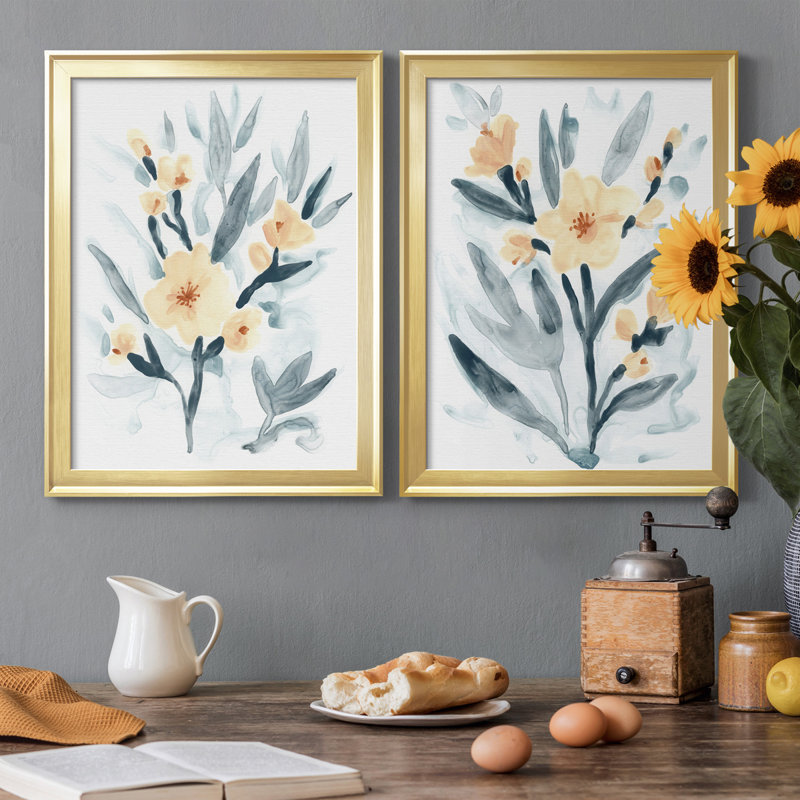 «Indigo & Blush Bouquet I», reproduction encadrée de qualité supérieure - prête à être accrochée, Cadre doré