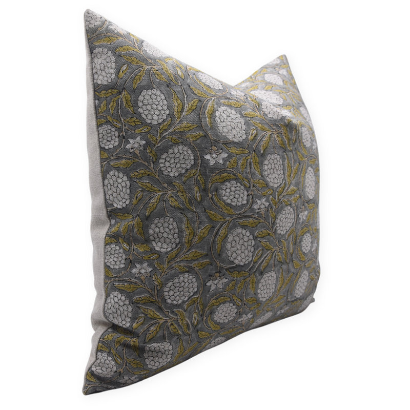 Housse de coussin en lin imprimée à la main Fab Divine Meraki, coussin décoratif fait à la main pour canapé, lit et décor de salon, taille 26 po x 26 po