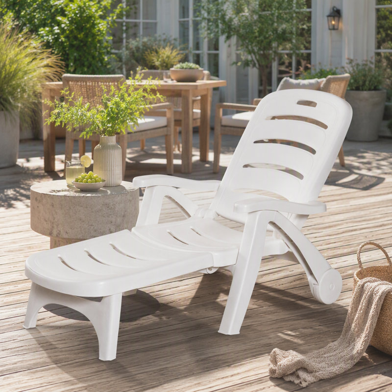 Chaise longue d'extérieur Outsunny, dossier réglable à 5 niveaux, roues, chaise de bronzage pliante pour piscine, plage, patio, jardin
