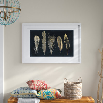Fashion And Glam Corinthian Feathers Print