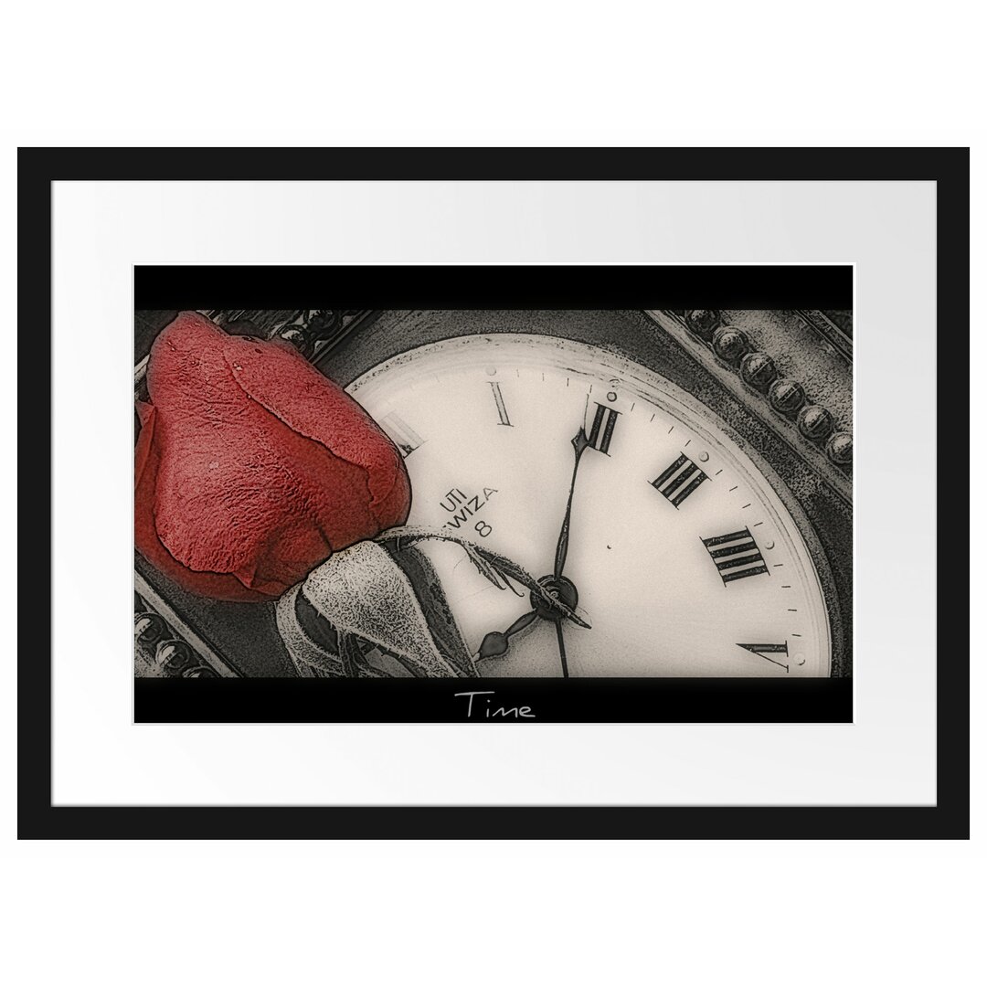 Gerahmtes Poster Rote Rose auf alter Uhr