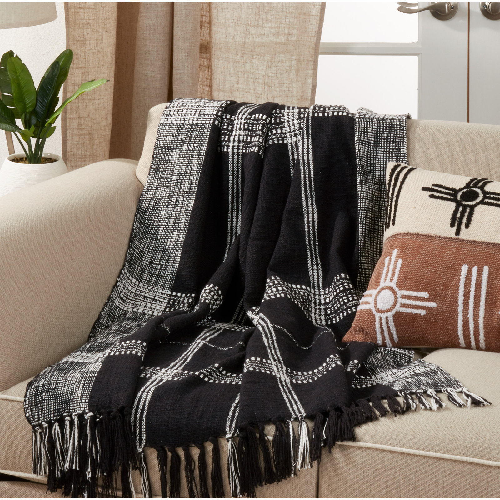 Chelse Cotton Hand Woven Throw Blanket, Black