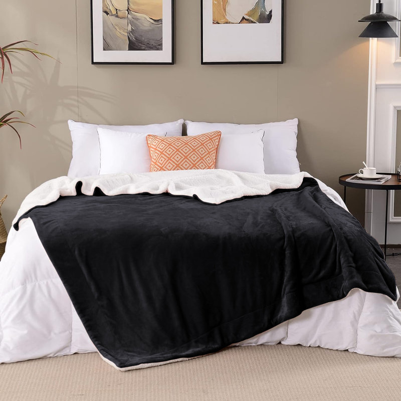 Sanborn Soft Reversible Sherpa Fleece Fur Thick Blanket Throw, Black, 150cm x 200cm