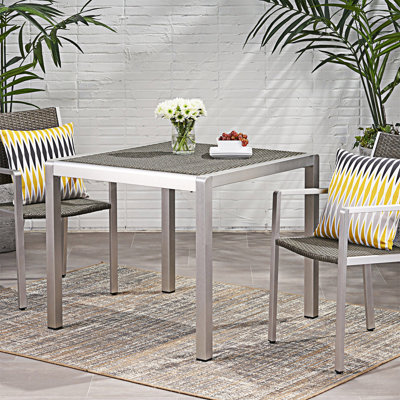 Table de salle à manger d'extérieur
