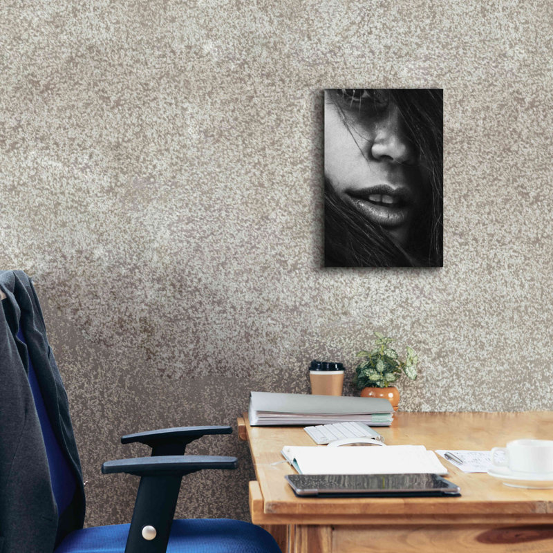 «Face 4» par Design Fabrikken, H 18 po x l 12 po x P 0,75 po