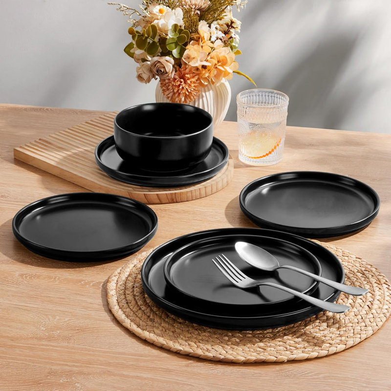 Stoneware Dinnerware - Service for 4, Matte Black