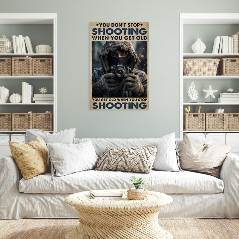 «Hironobu You Get Old When You Stop Shoot 1», impression sur toile, H 36 po x l 24 po x P 1,25 po