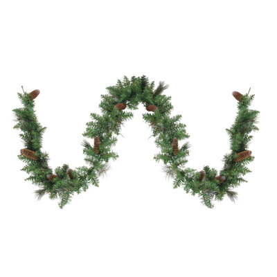 Guirlande de Noël 9 pi x 10 po en pin artificiel Yorkville