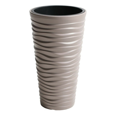 Aaralynn Pot Planter