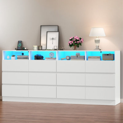 Commode 12 tiroirs divisée pour chambre à coucher, meuble télé de 63 po de large avec station de charge et lumières DEL, grande commode avec 4 casiers ouverts, blanc