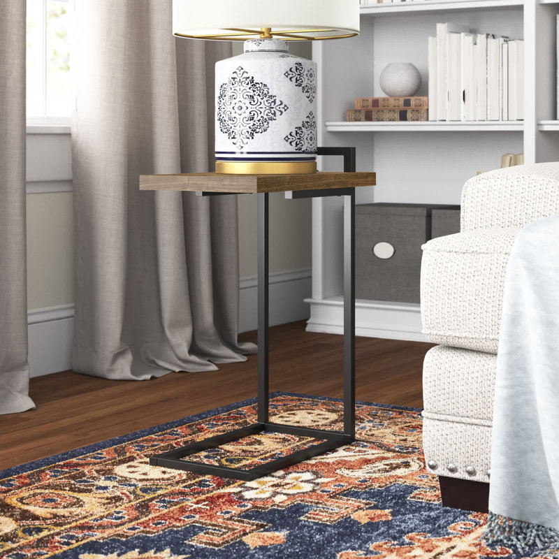 Table d'appoint Maxwell en forme de C avec port de charge USB, Noyer vieilli, Noir