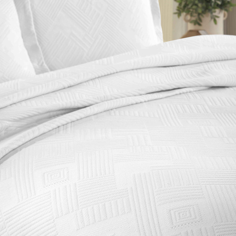 Scotia 100% Cotton All-Season Geometric Fret Jacquard Matelasse Bedspread/Coverlet Set, Full Bedspread + 2 Shams, White