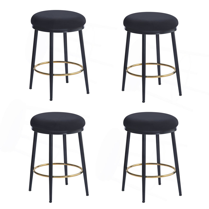 Ensemble de 4 tabourets de comptoir 24,75 po, ensemble de 4 tabourets de comptoir noirs avec structure en fer, coussin éponge, repose-pieds, convient à la cuisine / chambre à coucher / salle à manger.