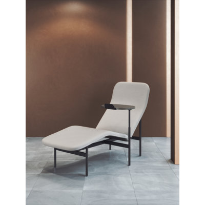 Avalon Chaise Lounge With Swivel Table