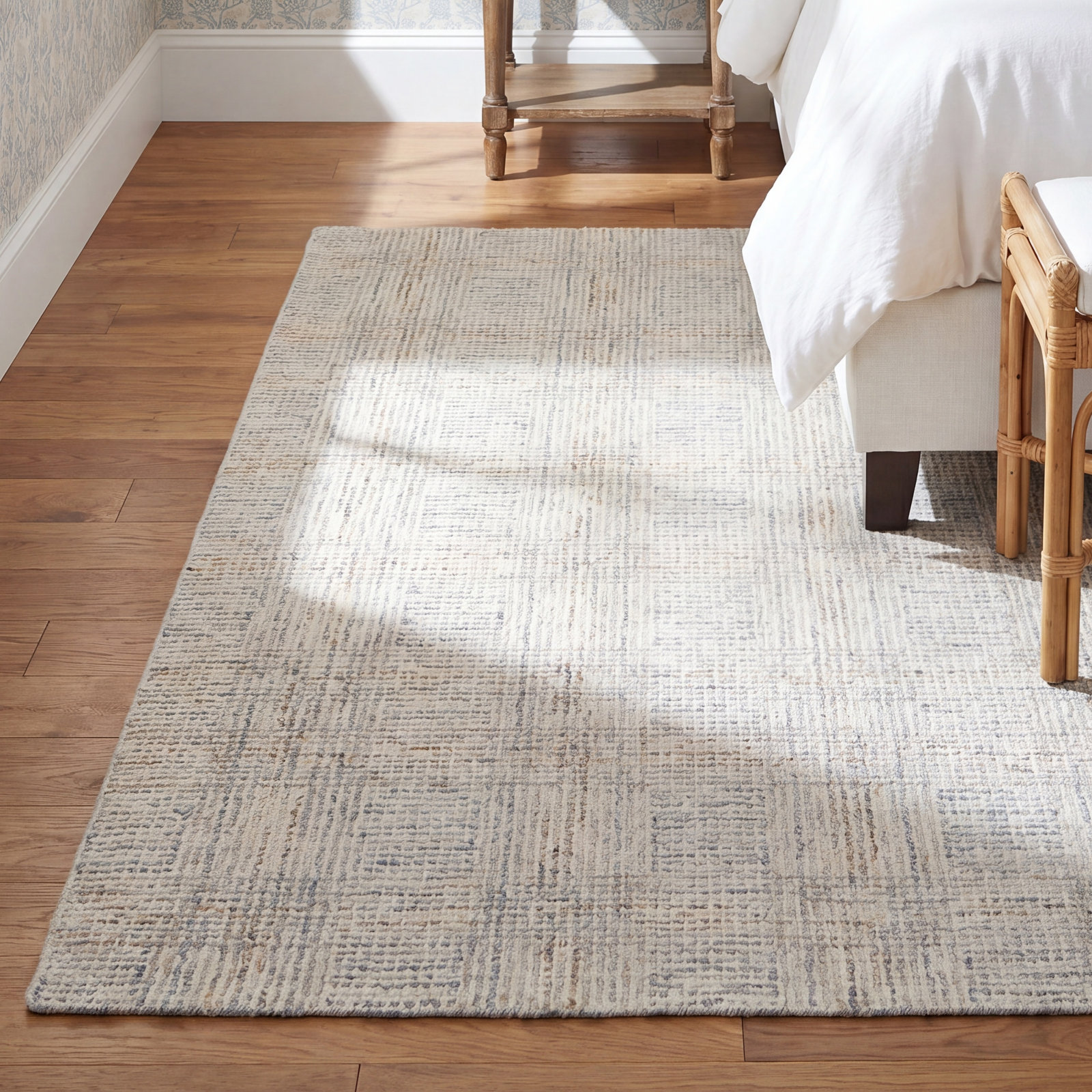 Armando Hand Tufted Wool Rug, Rectangle 2' x 3'