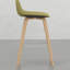 2 tabourets - siège et dossier courbés avec revêtement, placage en bois naturel, repose-pieds pour le confort 2 tabourets de bar / comptoir de style moderne