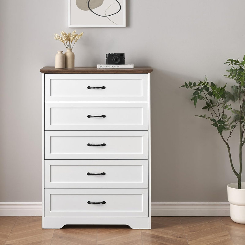 Amanada 31.5'' W 5 - Drawer Dresser, Brown/White