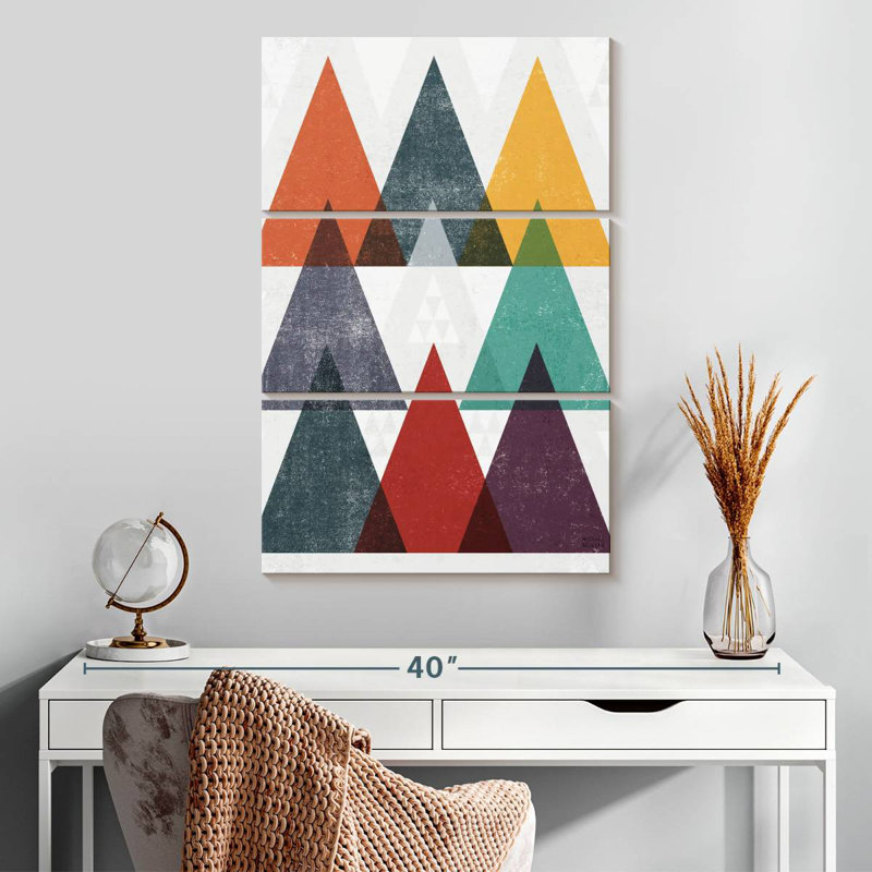 Mod Triangle Retro, 32" H x 20" W