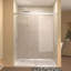 Porte de douche coulissante avec structure stable Fonctionnement en douceur Conception durable, imperméable et sécuritaire-131675859-131675860
