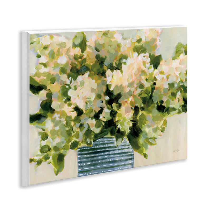  Art mural en forme de vase à hortensias par Katrina Pete