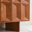 Buffet simple et spacieux-981115803-981115799