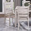 Table de salle à manger rectangulaire en bois et chaises d'appoint-696140972