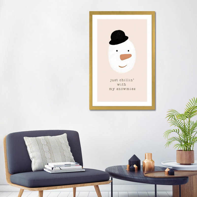 «Chilling with My Snowmies» par Orara Studio - reproduction d'art, H 32 po x l 24 po x P 1 po, Papier encadré doré, Blanc