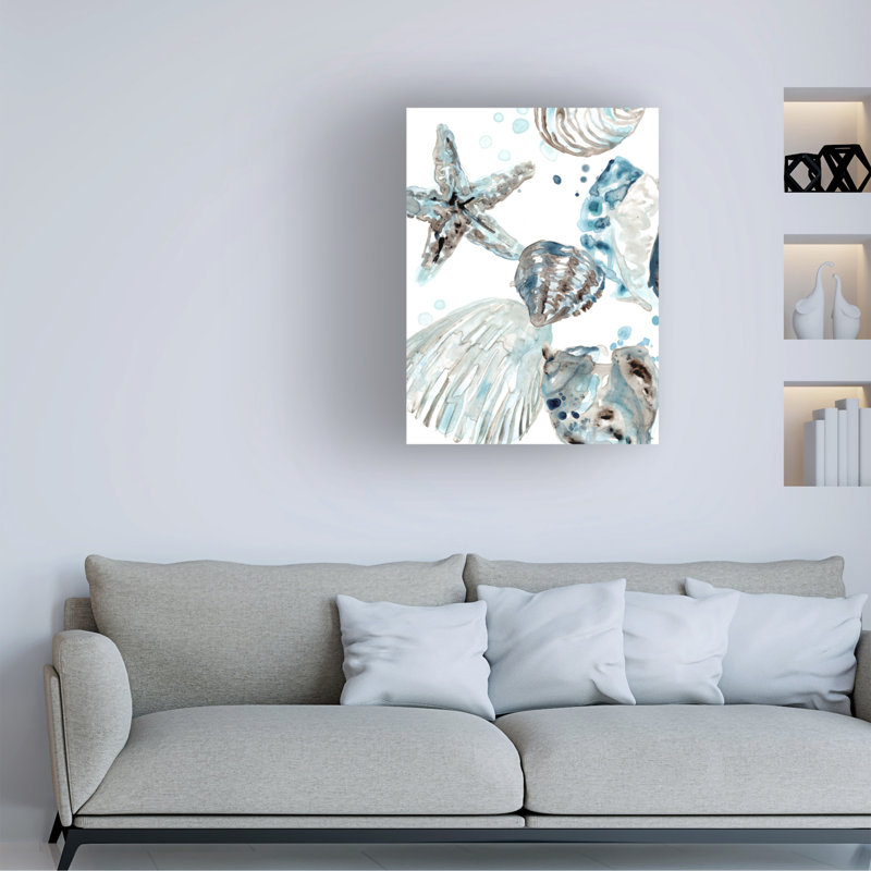 «Cerulean Seashells II» par June Erica Vess - impression sur toile tendue, H 32 po x l 24 po x P 2 po
