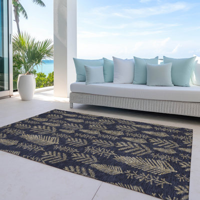 Machine Washable Indoor/Outdoor Christmas Pine Leaves Xhevrie Black Rug