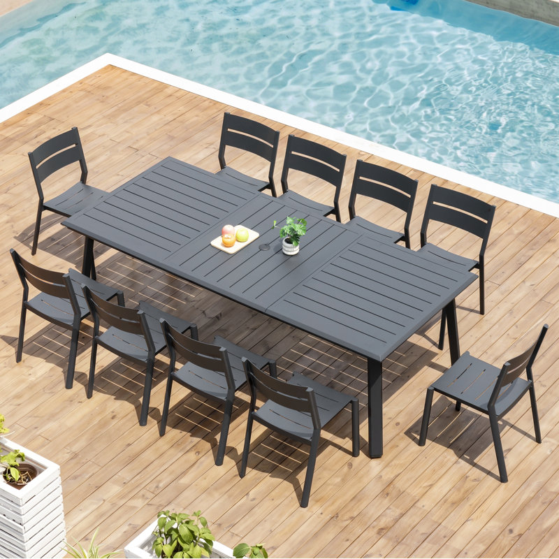 Ensemble de salle à manger d'extérieur en aluminium pour 10 personnes avec chaises empilables et trou pour parasol (ensemble de 11)