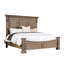 Structure de grand lit en bois massif avec tête de lit en chêne vieilli et éléments de conception dentelés pour la chambre à coucher, taille, fabrication, détails, poteaux, moulures de style traditionnel