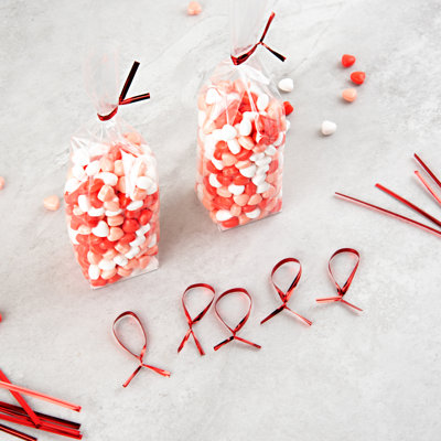 Restaurantware-Bag Tek 6 Inch Twist Ties For Treat Bags, 500 Durable Coffee Bag Ties - Flexible, Metal Wire Inside, Red Plastic Twist Tie, Won't Break Or Snap, For Bread Bags Or Snack