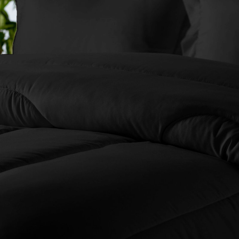 Ensemble de lit dans un sac léger Wayfair Basics®, Noir, Édredon double et 5 pièces supplémentaires