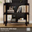 Bibliothèque à 5 niveaux en noyer pour la cuisine et la présentation de photos au bureau avec portes exposant des objets décoratifs