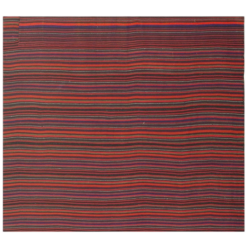 Tapis Kilim décoratif turc vintage à rayures géométriques multicolores des années 1950, 122 x 122 cm