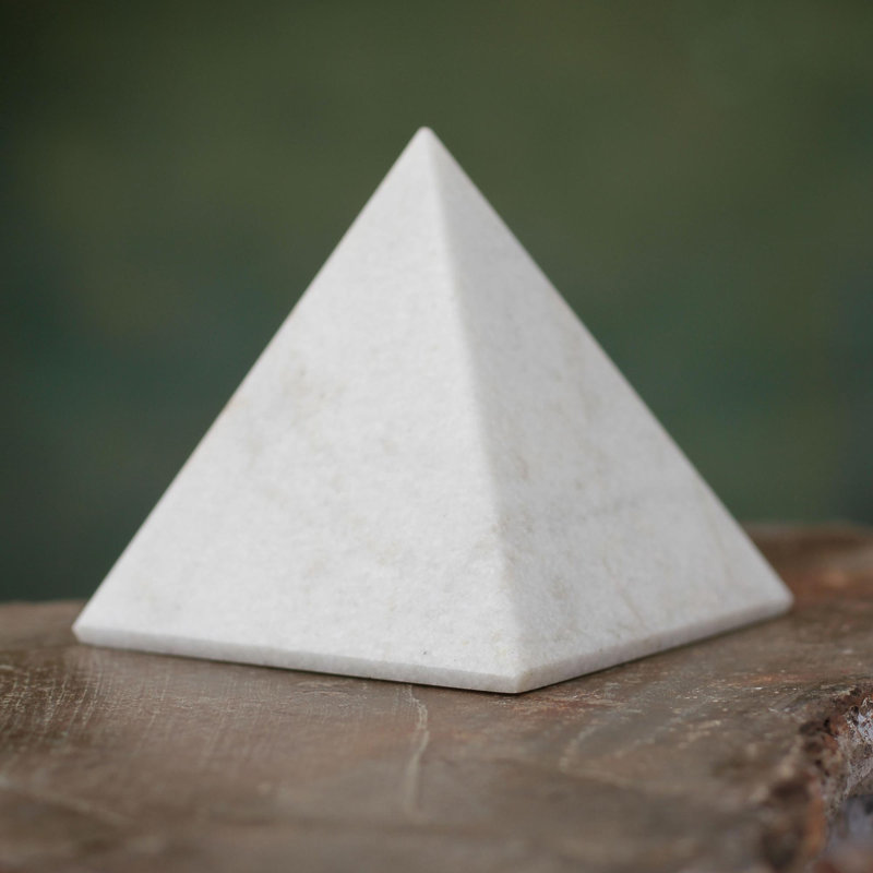 Sculpture pyramidale « light of paix onyx » Lin