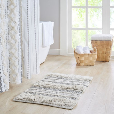 Tapis de bain tissé à rayures texturées 22 po x 58 po