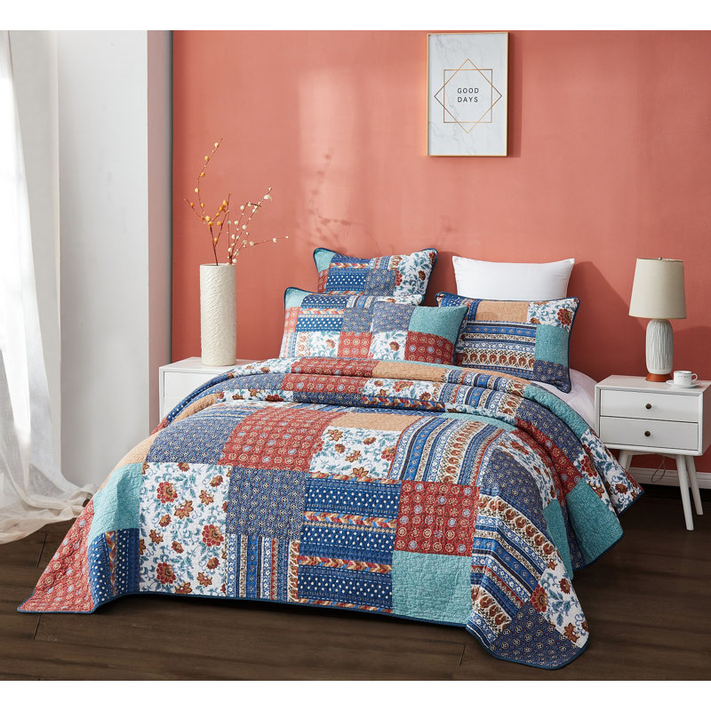 Quest Patchwork Quilt, California King Quilt + 2 Shams