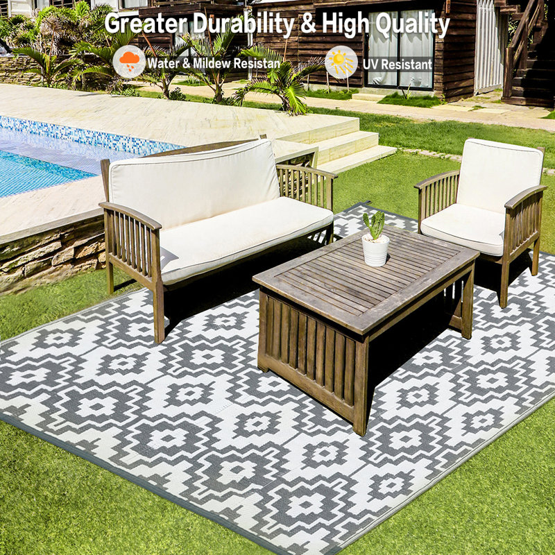 Reversible Geometric Diamond Pattern Outdoor Rug, Rectangle 5' x 8'