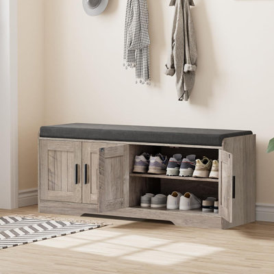 Banc de rangement à 2 niveaux, banc à chaussures avec coussin de siège rembourré épaissi, banc d'entrée avec 4 portes, tablette réglable, P 13,8 po x l 45,3 po x H 18,5 po, pour vestibule, salon, chambre à coucher, grège
