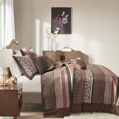 Elegant Jacquard Quilted Bedding Sets Cotton Comfort Red King