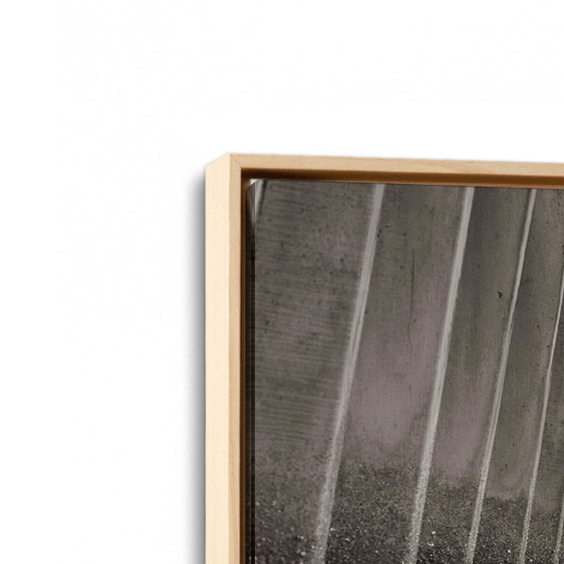 «Under the Pier» par Nathan Larson, reproduction d'art sur toile, H 32 po x l 48 po, Cadre flottant, Tanné