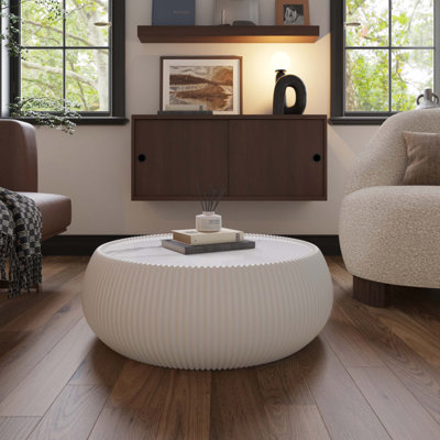 Table basse moderne en cuir fritté clair
